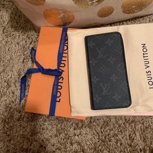 IPhone 8 Plus Louis Vuitton phone folio